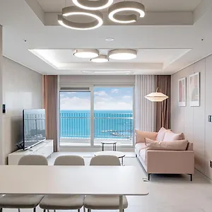 le-collective-osiria.busan-hotelsweb.com/